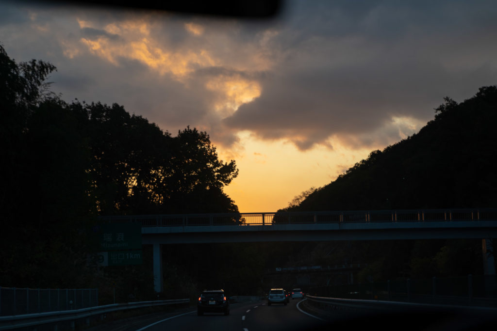 高速道路からの夕焼け