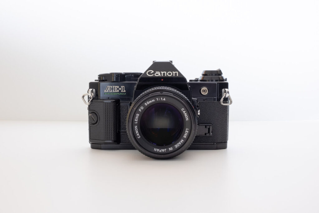 Canon AE-1プログラム」は誰でも簡単に撮れるフィルムカメラ【使い方 ...